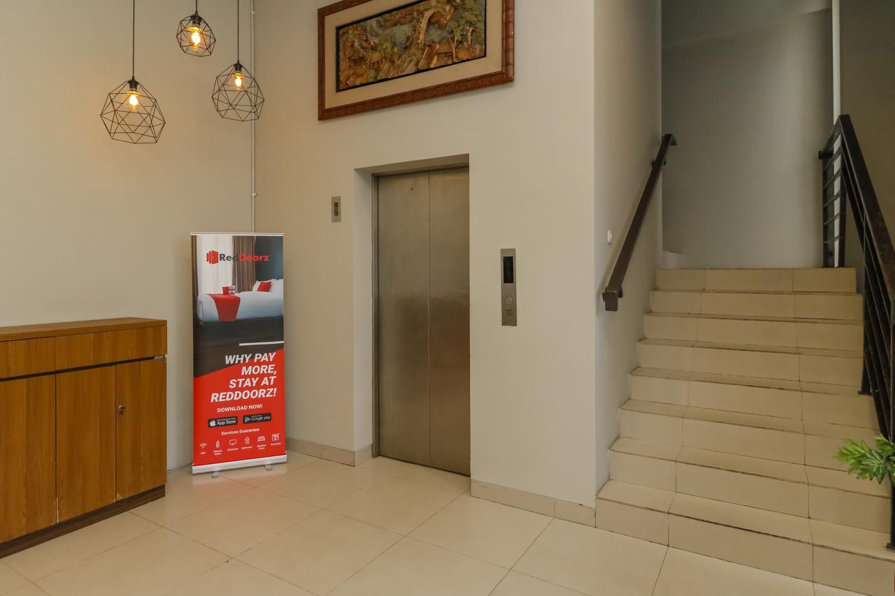 Room 28 Джакарта Екстериор снимка