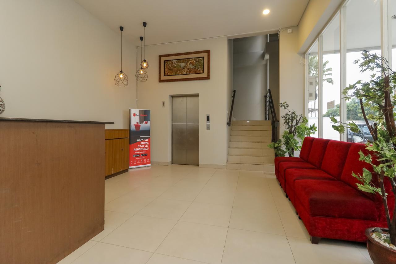 Room 28 Джакарта Екстериор снимка